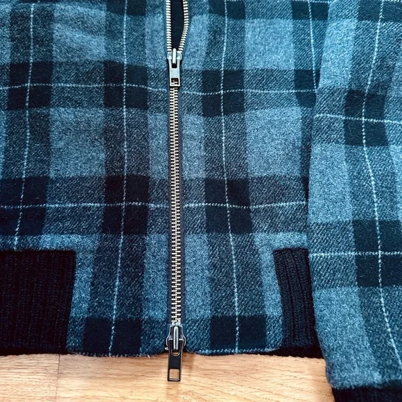 Like New Vince Plaid Bomber Jacket Women’s Black & Gray - Picture 4 of 9